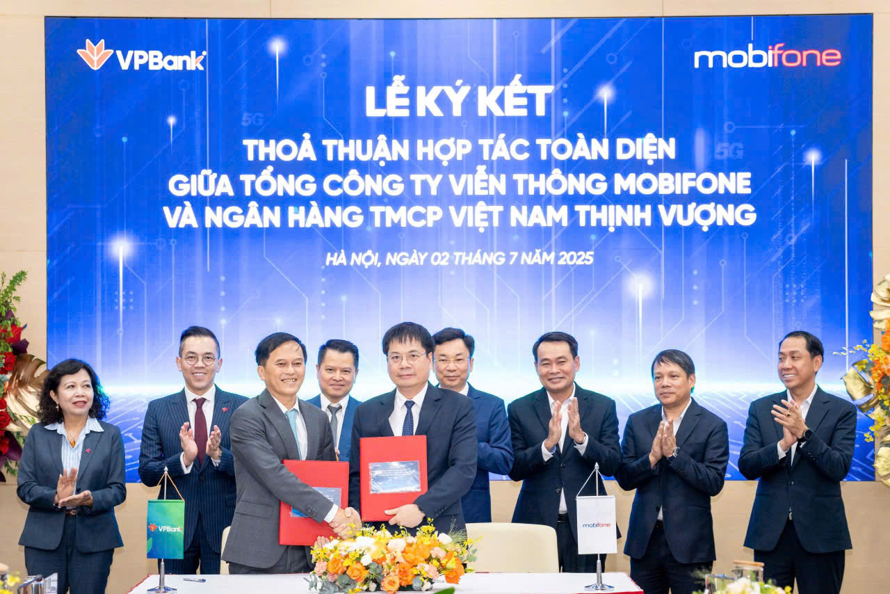 VPBank và MobiFone: Đồng hành kiến tạo trải nghiệm tương lai số VPBank và MobiFone: Đồng hành kiến tạo trải nghiệm tương lai số