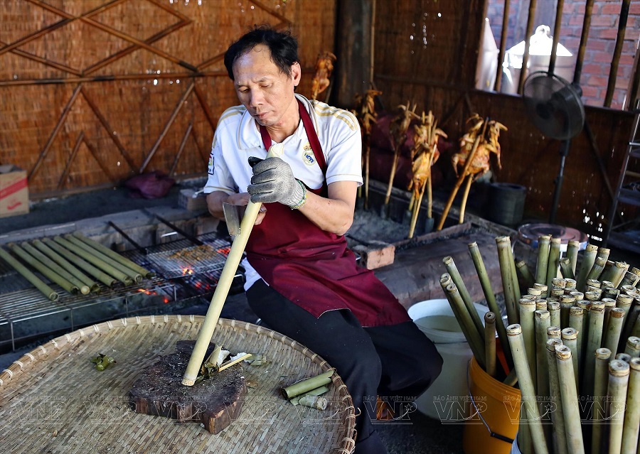 Món ăn đã vượt khỏi buôn làng, trở thành đặc sản trong các nhà hàng, các khu du lịch sinh thái ở khắp Tây Nguyên.
