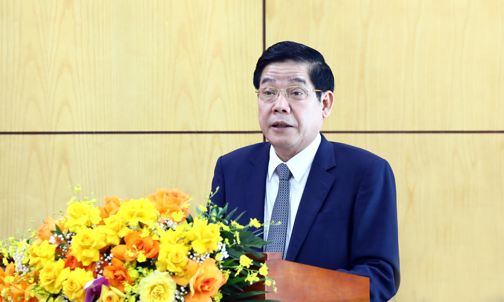 Đồng chí Nguyễn Văn Gấu phát biểu giao nhiệm vụ. Đồng chí Nguyễn Văn Gấu phát biểu giao nhiệm vụ.
