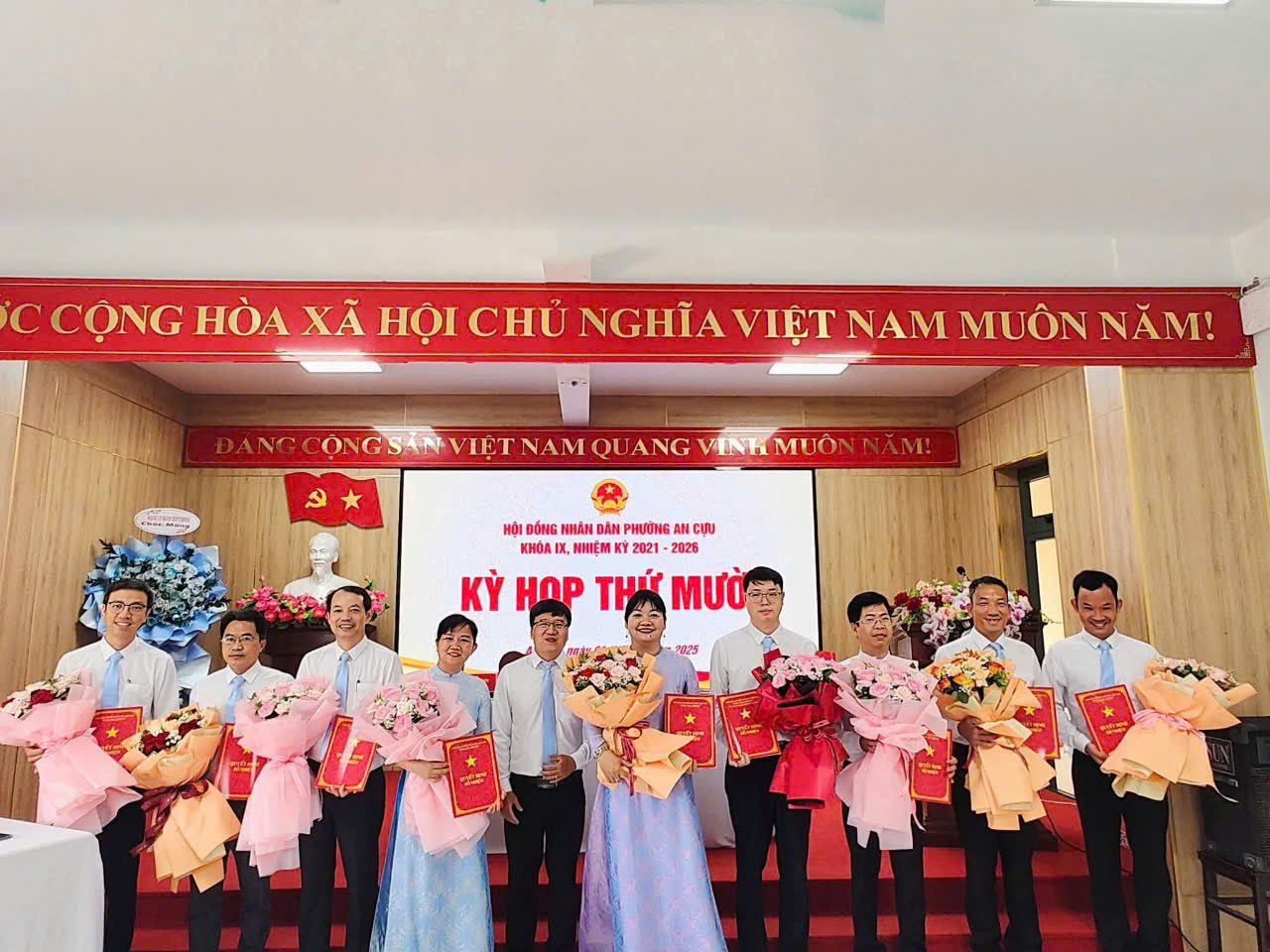 HĐND Phường An Cựu công bố nghị quyết về cán bộ