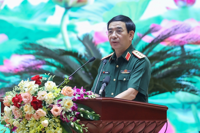 Đại tướng Phan Văn Giang, Ủy viên Bộ Chính trị, Phó Bí thư Quân ủy Trung ương, Bộ trưởng Bộ Quốc phòng phát biểu tại Hội nghị - Ảnh: VGP/Nhật Bắc Đại tướng Phan Văn Giang, Ủy viên Bộ Chính trị, Phó Bí thư Quân ủy Trung ương, Bộ trưởng Bộ Quốc phòng phát biểu tại Hội nghị - Ảnh: VGP/Nhật Bắc