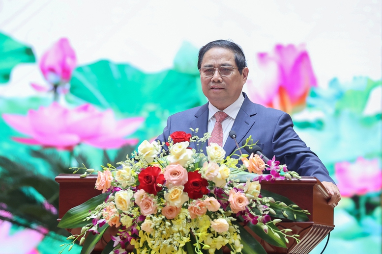 Thủ tướng Phạm Minh Chính đánh giá trong 6 tháng đầu năm, cán bộ, chiến sĩ toàn quân đoàn kết, vượt mọi khó khăn, tăng tốc, bứt phá hoàn thành xuất sắc nhiệm vụ quân sự, quốc phòng - Ảnh: VGP/Nhật Bắc Thủ tướng Phạm Minh Chính đánh giá trong 6 tháng đầu năm, cán bộ, chiến sĩ toàn quân đoàn kết, vượt mọi khó khăn, tăng tốc, bứt phá hoàn thành xuất sắc nhiệm vụ quân sự, quốc phòng - Ảnh: VGP/Nhật Bắc
