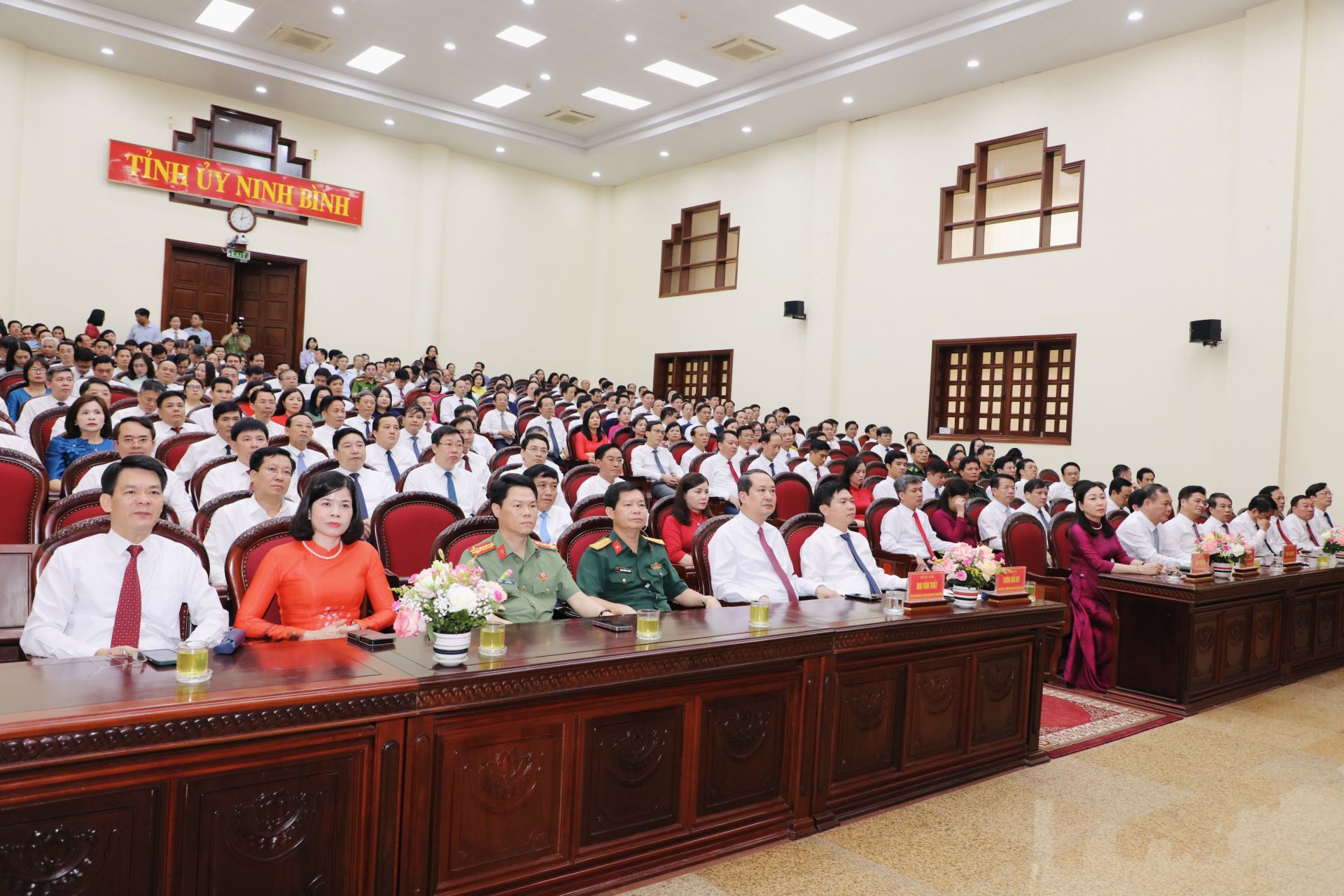 Các đại biểu tham dự hội nghị