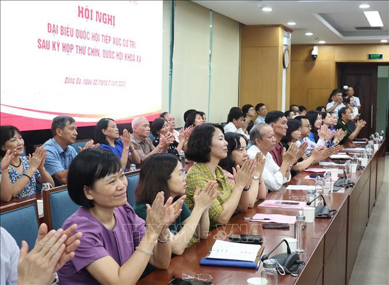 Cử tri Hà Nội dự hội nghị