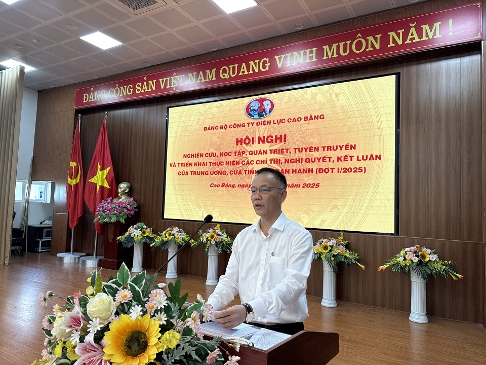 Ông Nông Khải Hoàn - Phó Bí thư Đảng ủy, Phó Giám đốc Công ty Điện lực Cao Bằng Ông Nông Khải Hoàn - Phó Bí thư Đảng ủy, Phó Giám đốc Công ty Điện lực Cao Bằng