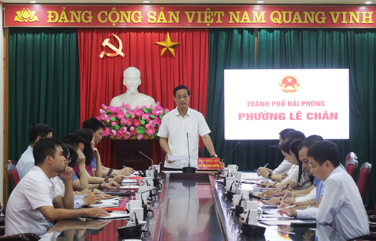 Đồng chí Phó Bí thư Thường trực Thành ủy Đỗ Mạnh Hiến phát biểu tại cuộc làm việc.