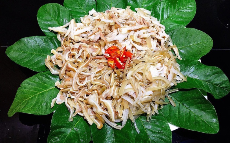 Tré gói trong lá ổi