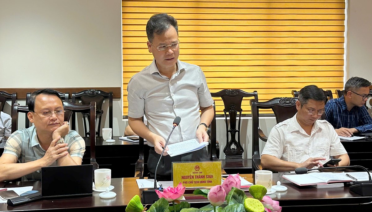 Phó Chủ tịch UBND tỉnh Lào Cai Nguyễn Thành Sinh phát biểu kết luận tại buổi làm việc