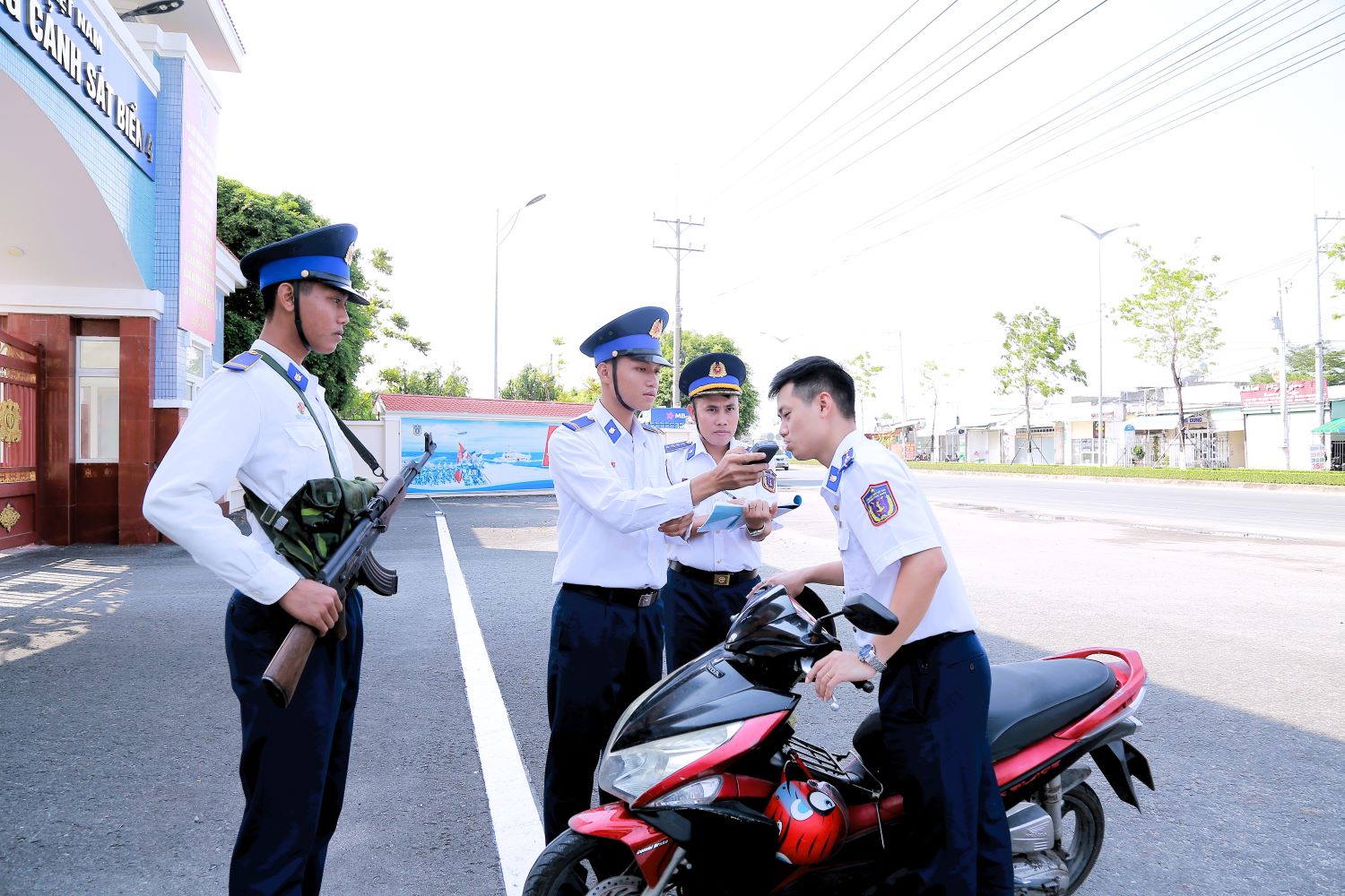Đoàn viên thanh niên Bộ Tư lệnh Vùng xung kích trong xây dựng nền nếp chính quy, chấp hành kỷ luật