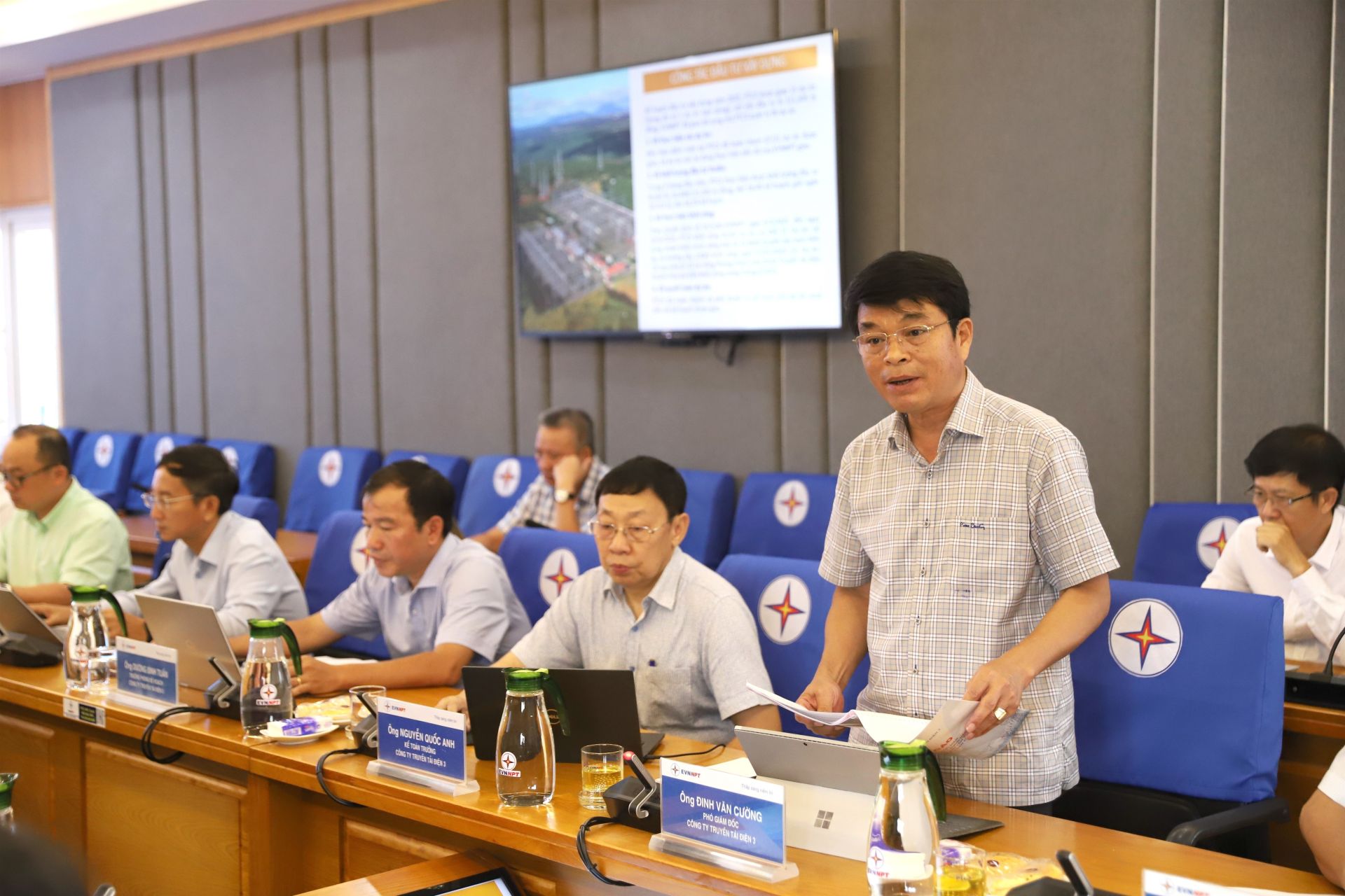 Ông Đinh Văn Cường - Phó Giám đốc PTC3 báo cáo tại buổi làm việc