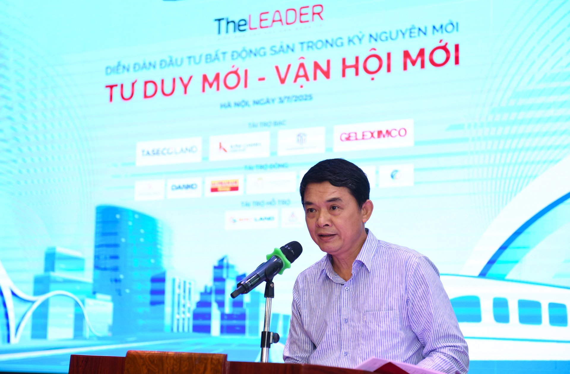 Ông Nguyễn Cao Cương - Tổng biên tập Tạp chí điện tử Nhà Quản trị - TheLEADER phát biểu khai mạc Diễn đàn. Ảnh. Hoàng Anh Ông Nguyễn Cao Cương - Tổng biên tập Tạp chí điện tử Nhà Quản trị - TheLEADER phát biểu khai mạc Diễn đàn. Ảnh. Hoàng Anh