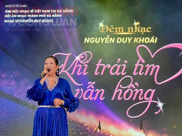 Ca sĩ Thanh Trà biểu diễn ca khúc “Bâng khuâng Bà Nà”