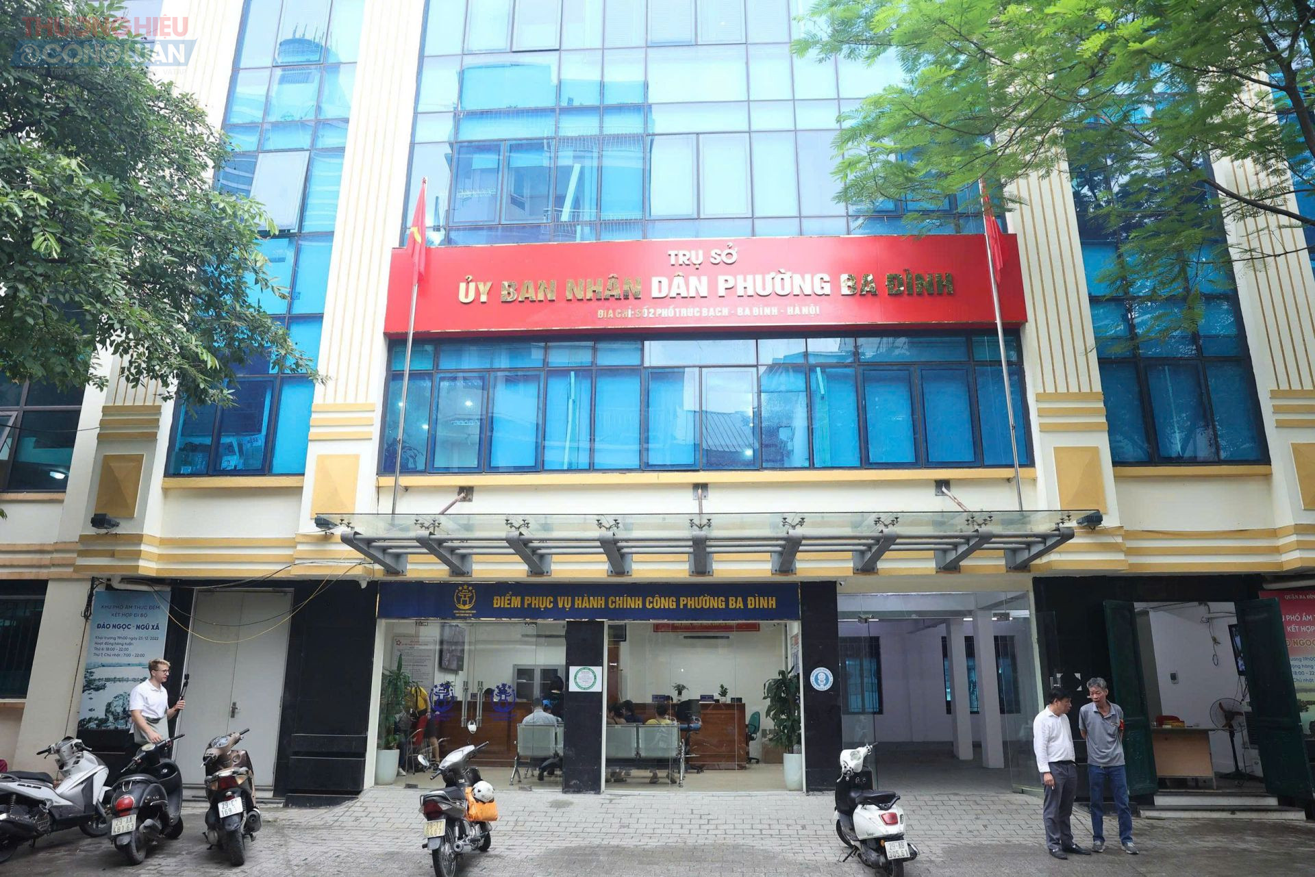 Từ 1/7, mô hình chính quyền địa phương 2 cấp chính thức được triển khai tại Hà Nội và các tỉnh, thành trên cả nước, đánh dấu bước chuyển quan trọng trong cải cách tổ chức bộ máy hành chính. Hàng loạt trụ sở mới của các xã, phường hoàn thiện và đưa vào vận hành trở thành điểm nhấn quan trọng, thể hiện quyết tâm cải cách hành chính, nâng cao chất lượng phục vụ Nhân dân.