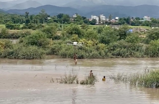 Hiện trường “vụ giải cứu” 3 cháu nhỏ. Ảnh: NVCC. Hiện trường “vụ giải cứu” 3 cháu nhỏ. Ảnh: NVCC.
