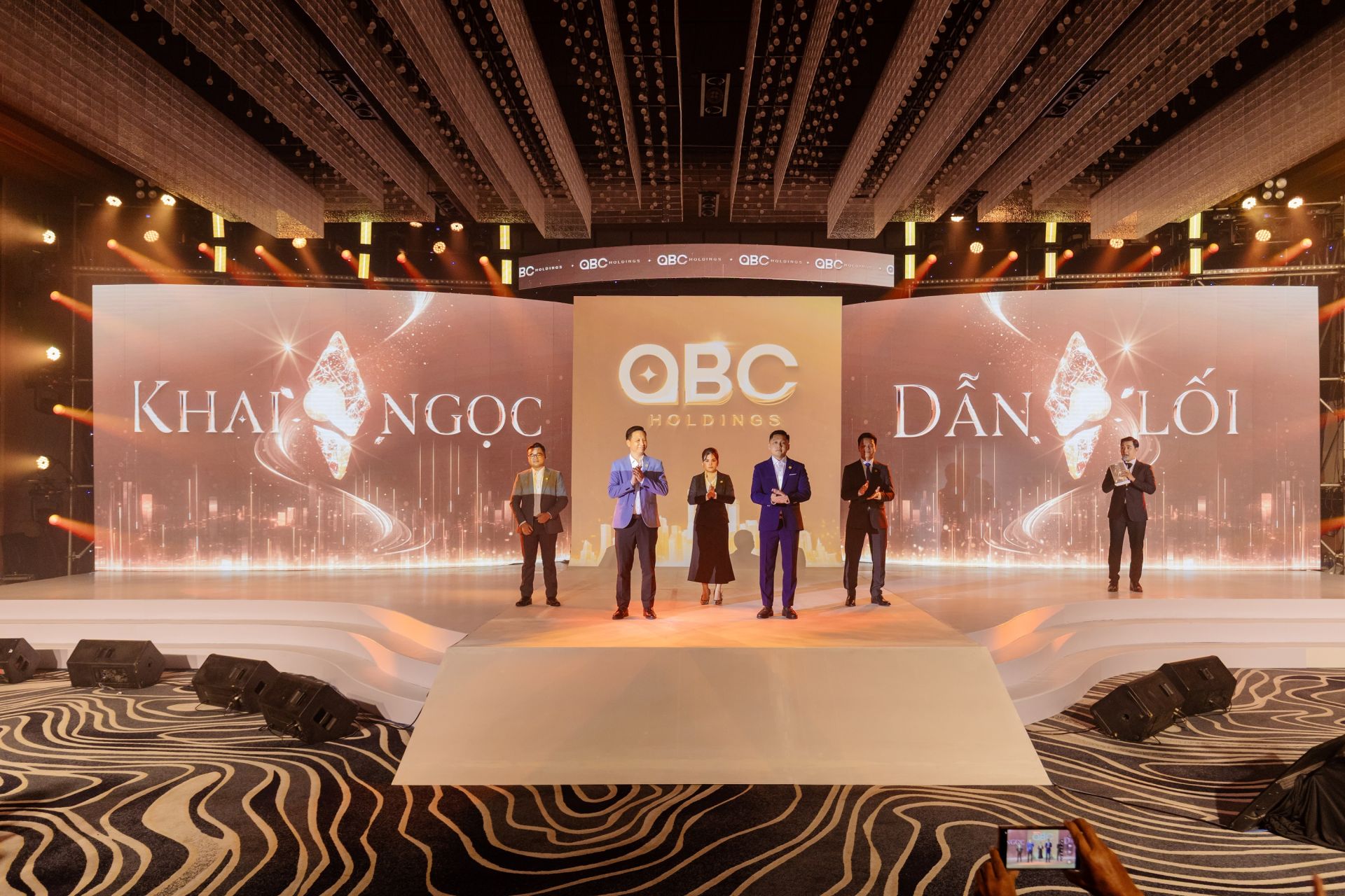 Dự án A&K Tower là dự án đầu tay của OBC Holdings, chính thức ra mắt trong ngày hôm nay và dự kiến sẽ chính thức giới thiệu ra thị trường vào quý III năm 2025 Dự án A&K Tower là dự án đầu tay của OBC Holdings, chính thức ra mắt trong ngày hôm nay và dự kiến sẽ chính thức giới thiệu ra thị trường vào quý III năm 2025