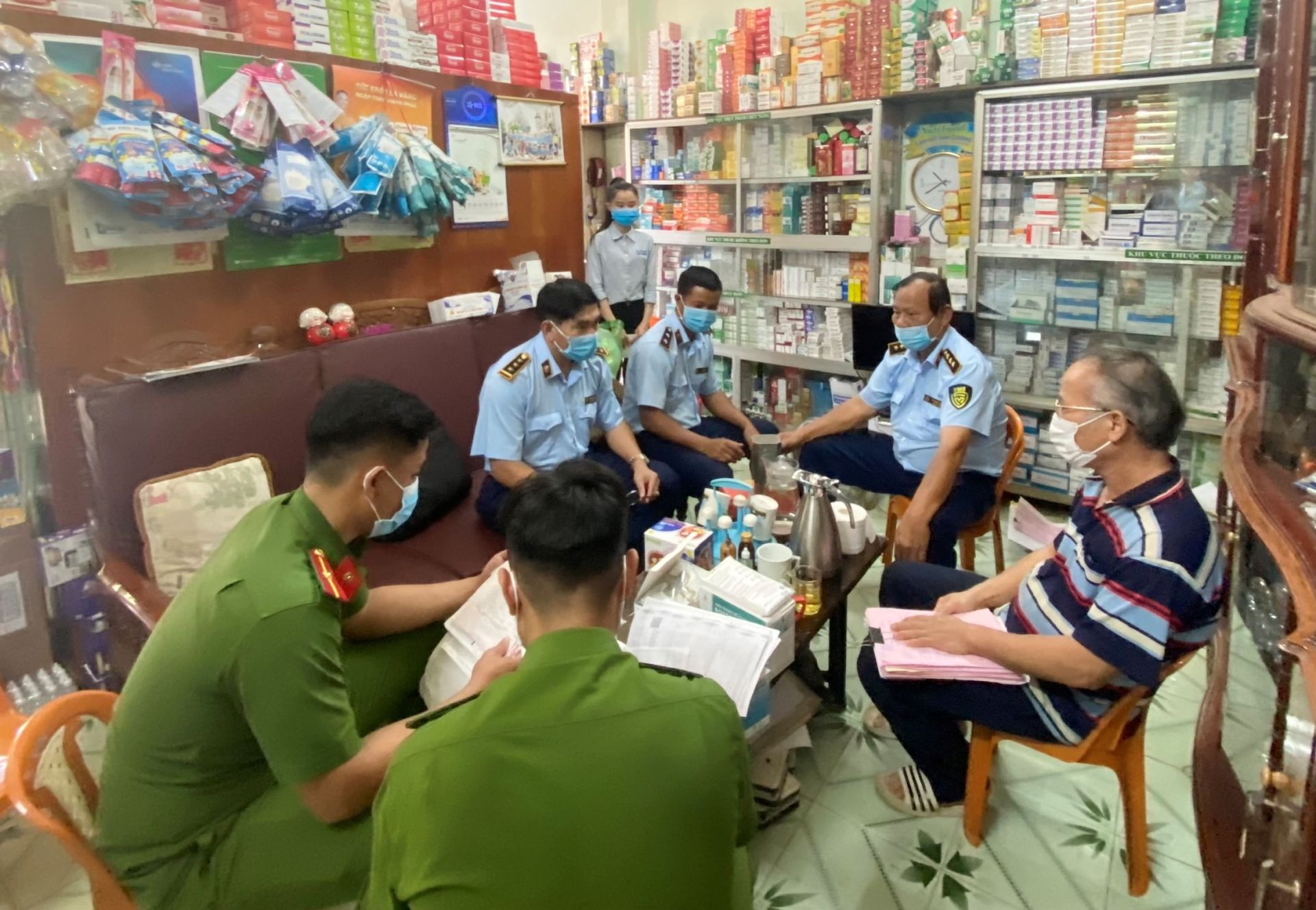 Bộ Y tế vừa ban hành thông tư yêu cầu siết chặt quản lý chất lượng, kiểm nghiệm thuốc, nguyên liệu làm thuốc và thu hồi, xử lý thuốc vi phạm