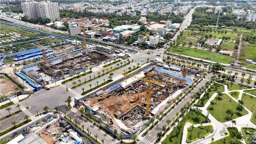 The Global City thi công đồng loạt tại nhiều khu vực, công trường đông đúc ngày đêm.