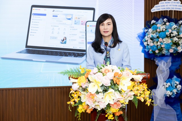 Bà Trần Tuấn Anh, Tổng giám đốc Vietbank phát biểu tại buổi lễ Bà Trần Tuấn Anh, Tổng giám đốc Vietbank phát biểu tại buổi lễ