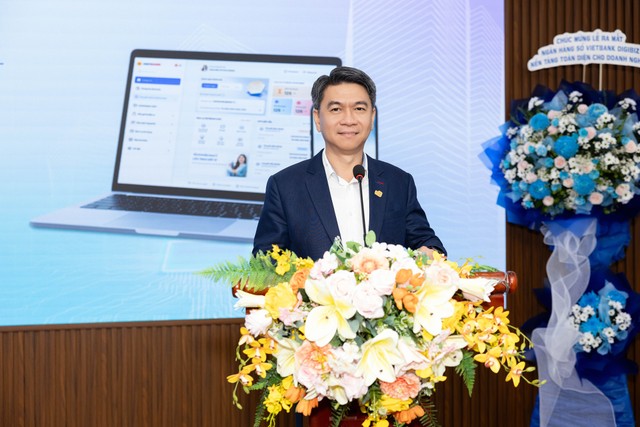 Ông Nguyễn Hữu Phúc, Phó tổng giám đốc VNPAY chia sẻ tại buổi lễ Ông Nguyễn Hữu Phúc, Phó tổng giám đốc VNPAY chia sẻ tại buổi lễ