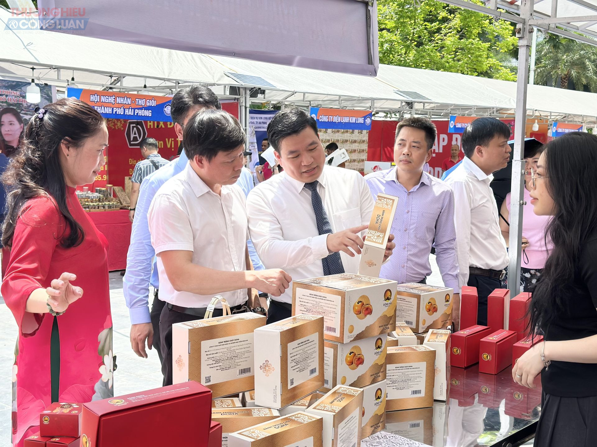 Khai mạc Hội chợ giới thiệu sản phẩm truyền thống và ẩm thực Hải Phòng
