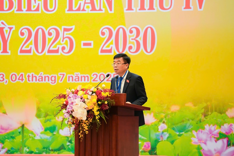 Đồng chí Lê Tiến Trường, Ủy viên BCH Đảng bộ Chính phủ, Bí thư Đảng ủy, Chủ tịch HĐQT Tập đoàn Dệt May Việt Nam phát biểu khai mạc Đại hội Đồng chí Lê Tiến Trường, Ủy viên BCH Đảng bộ Chính phủ, Bí thư Đảng ủy, Chủ tịch HĐQT Tập đoàn Dệt May Việt Nam phát biểu khai mạc Đại hội