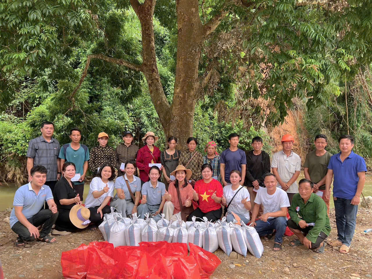 Dova tham gia các hoạt động cộng đồng Dova tham gia các hoạt động cộng đồng