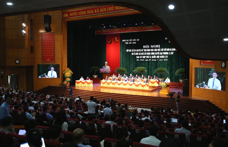 Hội nghị tiếp xúc cử tri của tỉnh Bắc Ninh với chuyên đề “Tình hình thực hiện việc sắp xếp đơn vị hành chính và tổ chức bộ máy, xây dựng chính quyền địa phương 2 cấp” sau Kỳ họp thứ 9, Quốc hội khóa XV - Ảnh: VGP/Nguyễn Hoàng Hội nghị tiếp xúc cử tri của tỉnh Bắc Ninh với chuyên đề “Tình hình thực hiện việc sắp xếp đơn vị hành chính và tổ chức bộ máy, xây dựng chính quyền địa phương 2 cấp” sau Kỳ họp thứ 9, Quốc hội khóa XV - Ảnh: VGP/Nguyễn Hoàng