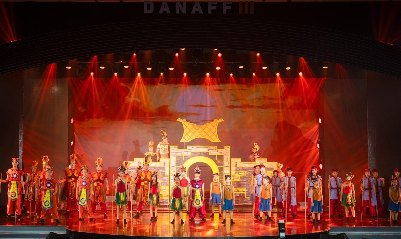 “The Enchanted Crossbow” của Victoria School toả sáng tại DANAFF III – Biểu tượng của một Đà Nẵng mới