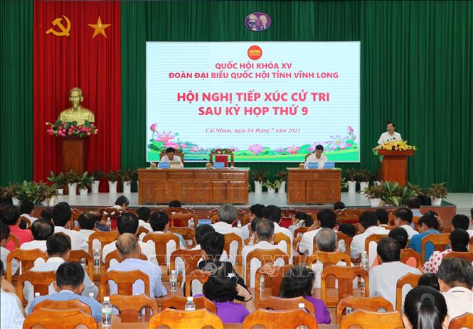 Quang cảnh buổi tiếp xúc cử tri xã Cái Nhum, tỉnh Vĩnh Long. Quang cảnh buổi tiếp xúc cử tri xã Cái Nhum, tỉnh Vĩnh Long.