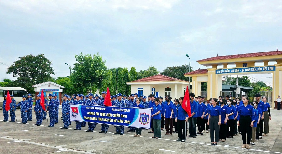 Tuổi trẻ Hải đội 102 đẩy mạnh hoạt động Chiến dịch Thanh niên tình nguyện Hè năm 2025