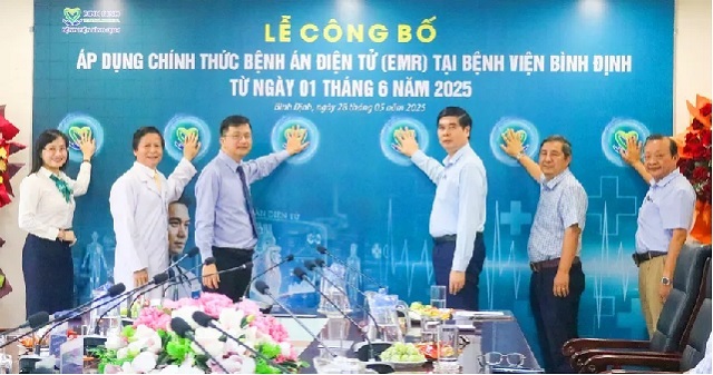 Gia Lai là một trong những địa phương đi đầu trong công tác chuyển đổi số ngành Y tế. Trong ảnh: Lễ công bố “Áp dụng chính thức bệnh án điện tử tại bệnh viện Bình Định”. Ảnh: SYTGL Gia Lai là một trong những địa phương đi đầu trong công tác chuyển đổi số ngành Y tế. Trong ảnh: Lễ công bố “Áp dụng chính thức bệnh án điện tử tại bệnh viện Bình Định”. Ảnh: SYTGL