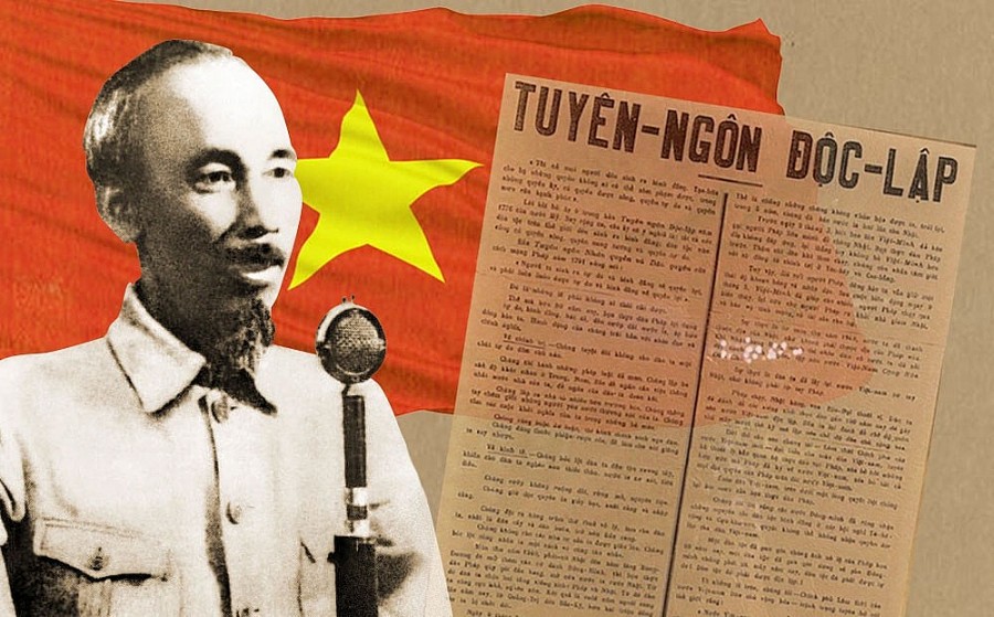 Bác Hồ đọc Tuyên ngôn Độc lập. Ảnh Tư liệu. Bác Hồ đọc Tuyên ngôn Độc lập. Ảnh Tư liệu.