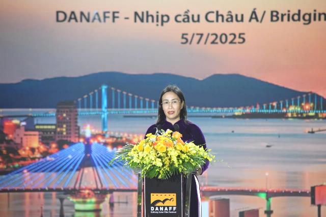 Phó Chủ tịch UBND TP. Đà Nẵng Nguyễn Thị Anh Thi phát biểu tại lễ bế mạc.