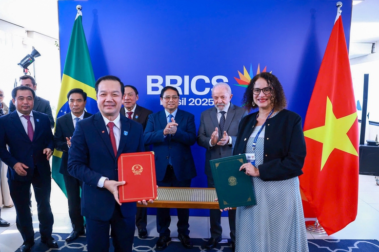 Thủ tướng Chính phủ và Tổng thống Brazil chứng kiến Lễ trao Bản ghi nhớ hợp tác khoa học-công nghệ, đổi mới sáng tạo và chuyển đổi số - Ảnh: VGP/Nhật Bắc