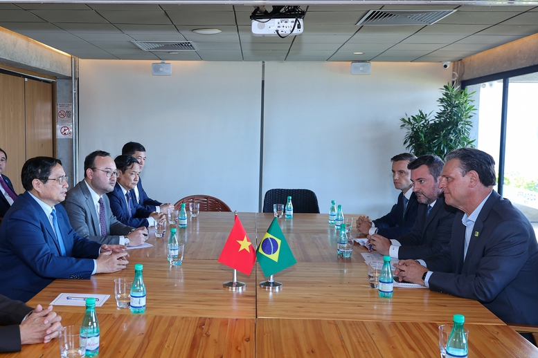 Thủ tướng Chính phủ Phạm Minh Chính tiếp Bộ trưởng Nông nghiệp Brazil Carlos Fávaro - Ảnh: VGP/Nhật Bắc Thủ tướng Chính phủ Phạm Minh Chính tiếp Bộ trưởng Nông nghiệp Brazil Carlos Fávaro - Ảnh: VGP/Nhật Bắc