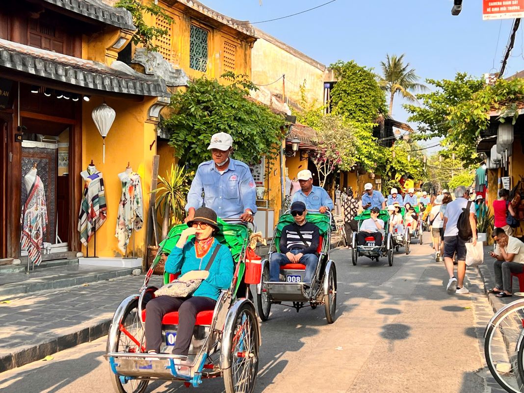 Sáu tháng đầu năm 2025, Việt Nam đón 10,7 triệu lượt khách du lịch quốc tế