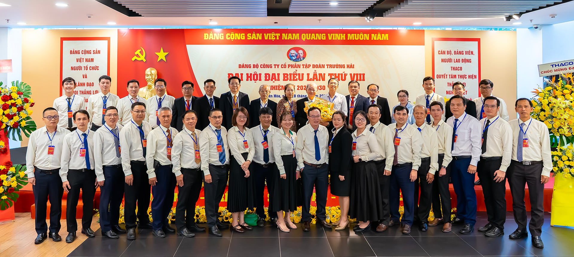 Các đại biểu tham gia Đại hội chụp ảnh lưu niệm Các đại biểu tham gia Đại hội chụp ảnh lưu niệm