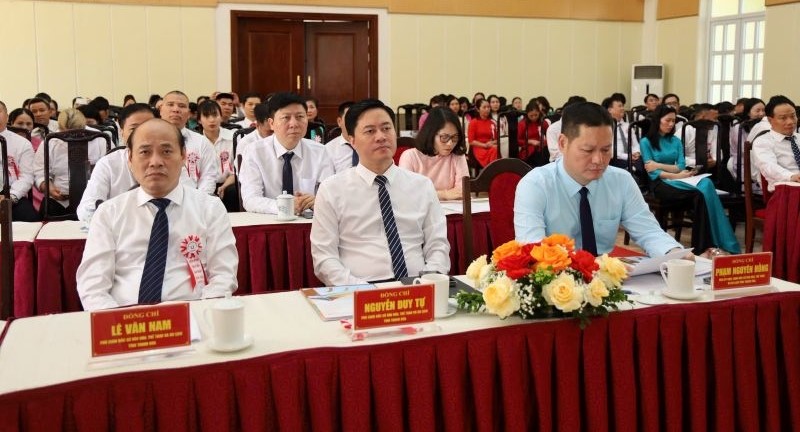 Các đại biểu tham dự hội nghị.