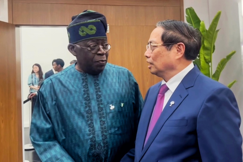 Tại cuộc gặp Tổng thống Nigeria Bola Ahmed Tinubu, Thủ tướng Phạm Minh Chính nhấn mạnh Việt Nam mong muốn tăng cường hợp tác song phương giữa hai nước - Ảnh: VGP/Nhật Bắc Tại cuộc gặp Tổng thống Nigeria Bola Ahmed Tinubu, Thủ tướng Phạm Minh Chính nhấn mạnh Việt Nam mong muốn tăng cường hợp tác song phương giữa hai nước - Ảnh: VGP/Nhật Bắc