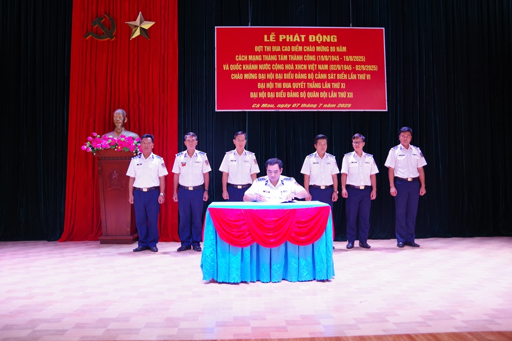 Hải đoàn 42 phát động đợt thi đua cao điểm chào mừng các ngày hội lớn