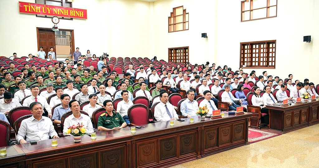 Ban Thường vụ Tỉnh ủy Ninh Bình công bố Quyết định về công tác cán bộ tại 4 Đảng bộ trực thuộc