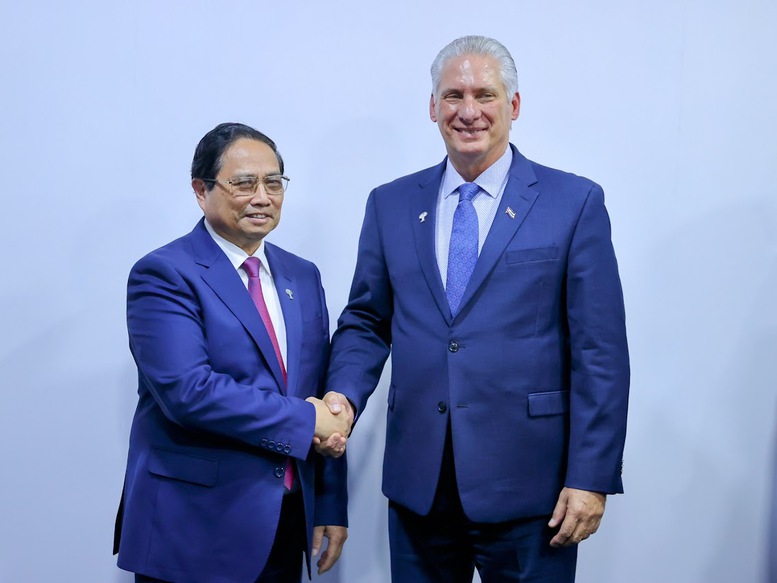 Thủ tướng Chính phủ Phạm Minh Chính hội kiến với Bí thư thứ nhất, Chủ tịch nước Cuba Miguel Diaz Canel - Ảnh: VGP/Nhật Bắc