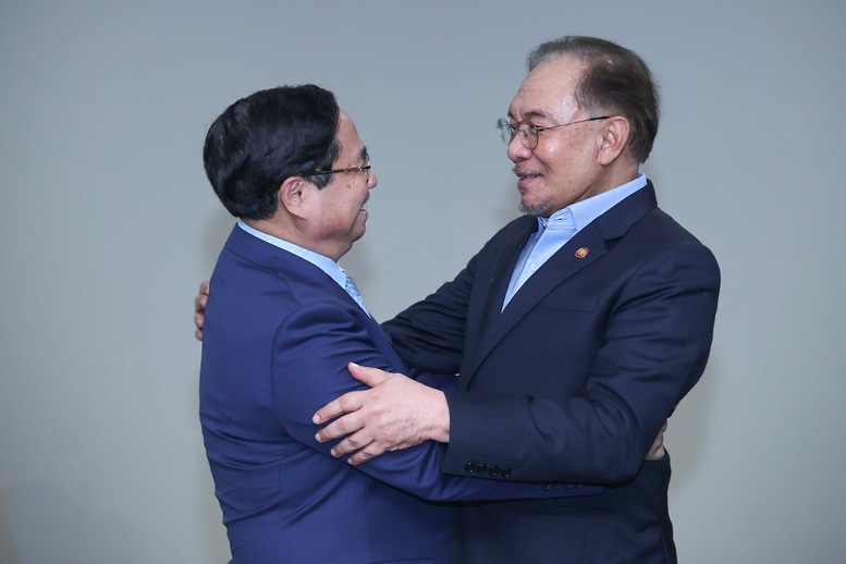 Thủ tướng Chính phủ Phạm Minh Chính gặp Thủ tướng Malaysia Anwar Ibrahim - Ảnh: VGP/Nhật Bắc