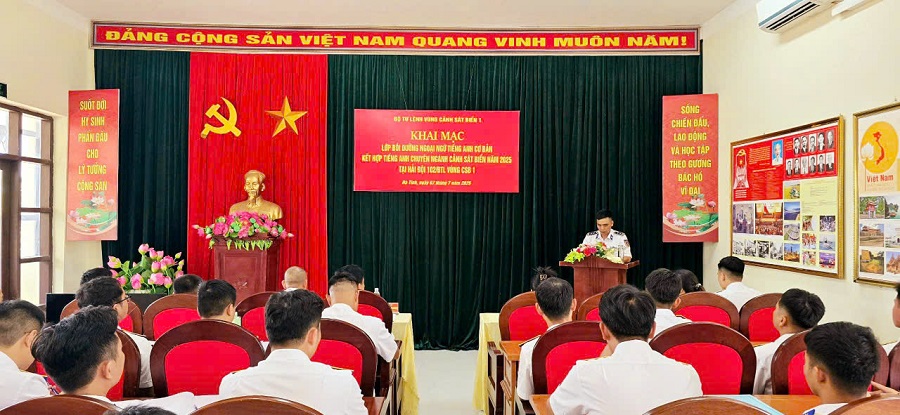 Hải đội 102 khai mạc lớp bồi dưỡng tiếng Anh cơ bản và chuyên ngành