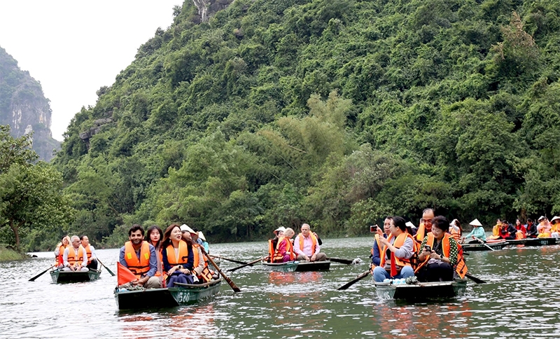 Du lịch Ninh Bình tăng tốc nửa đầu năm 2025: Đón hơn 7,2 triệu lượt khách, tiến gần mục tiêu cả năm