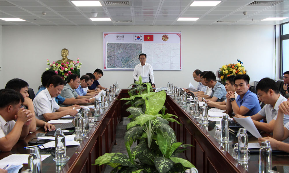 Đồng chí Nguyễn Ngọc Sơn, Phó Giám đốc Sở Xây dựng chủ trì hội nghị.