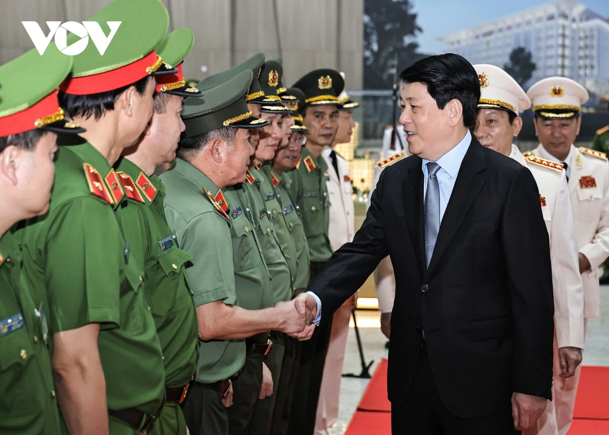 Lãnh đạo Bộ Công an đón Chủ tịch nước Lương Cường Lãnh đạo Bộ Công an đón Chủ tịch nước Lương Cường