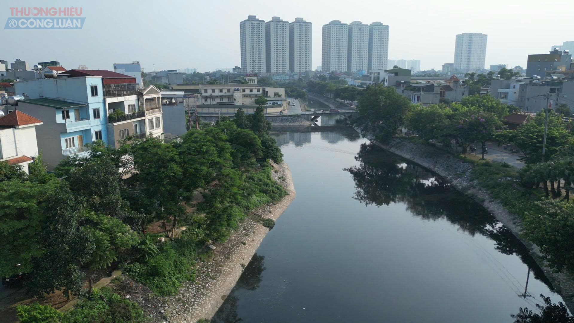 Trao đổi với phóng viên, một số người dân xã Thanh Liệt chia sẻ, họ rất kỳ vọng công trình trên, hy vong công trình sớm hoàn thành đi vào hoạt động để giúp môi trường sống 2 bên bở sông được cải thiện.