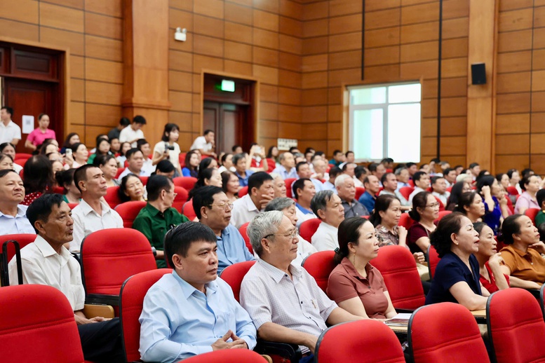 Các cử tri bày tỏ phấn khởi, tin tưởng vào sự lãnh đạo của Đảng, Quốc hội, Chính phủ hướng đến một giai đoạn mới trong phát triển đất nước - Ảnh: VGP/Thu Sa