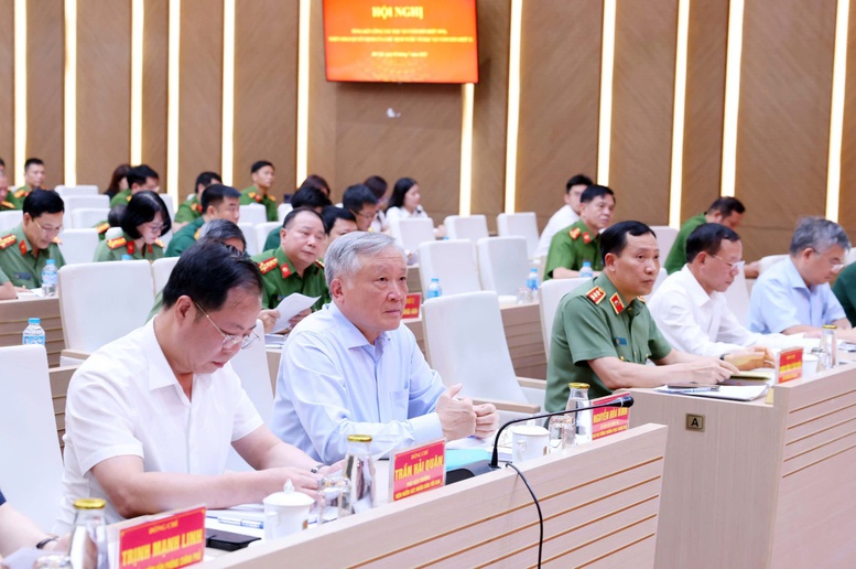 Phó Thủ tướng Thường trực Chính phủ Nguyễn Hòa Bình, Chủ tịch Hội đồng tư vấn đặc xá dự và chỉ đạo Hội nghị về công tác đặc xá - Ảnh: VGP/Nguyễn Hoàng Phó Thủ tướng Thường trực Chính phủ Nguyễn Hòa Bình, Chủ tịch Hội đồng tư vấn đặc xá dự và chỉ đạo Hội nghị về công tác đặc xá - Ảnh: VGP/Nguyễn Hoàng